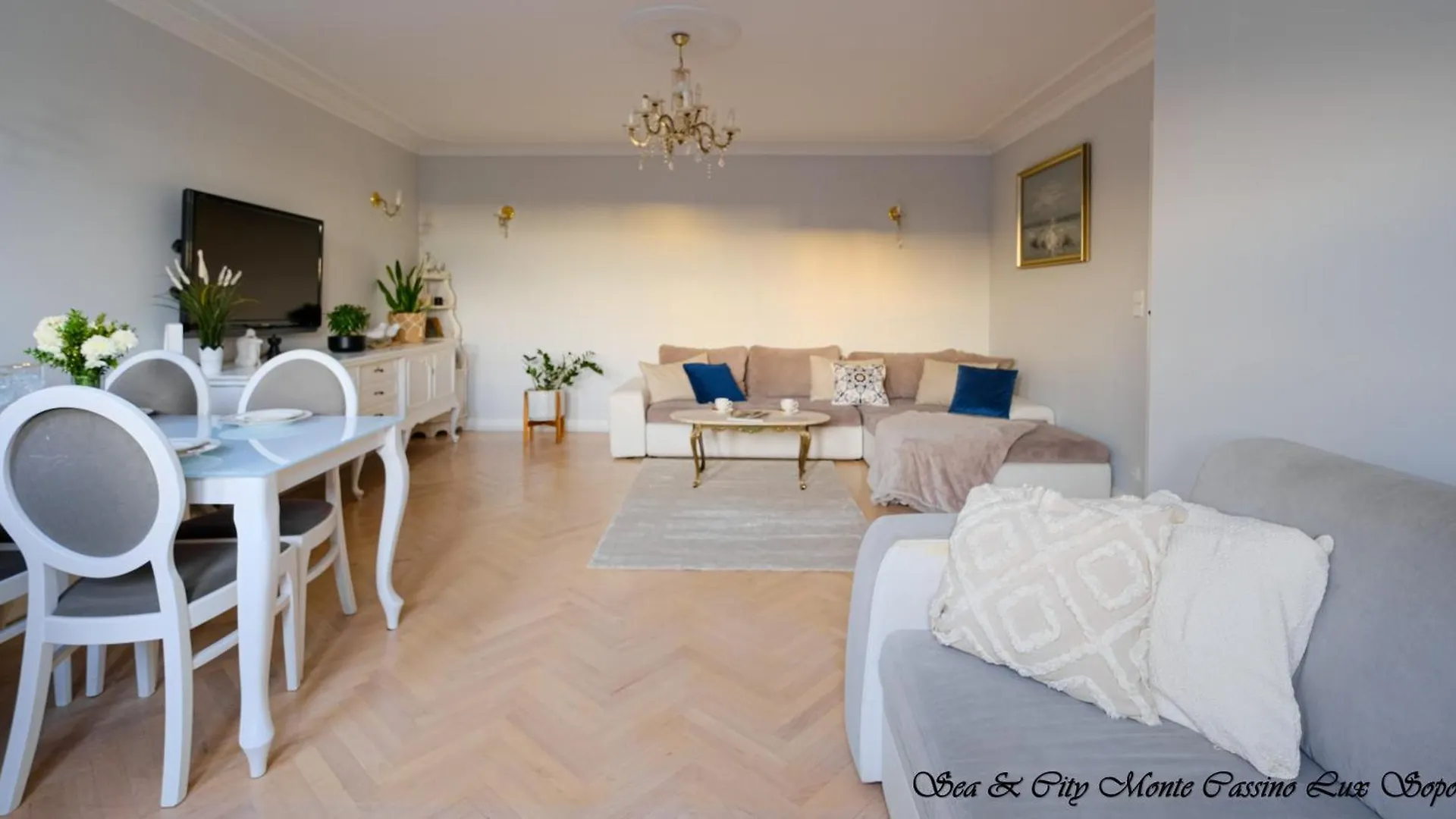 Sea & City 50 M Monte Casinno 100 M Beach Apartments Lux ソポト 0*,  ポーランド